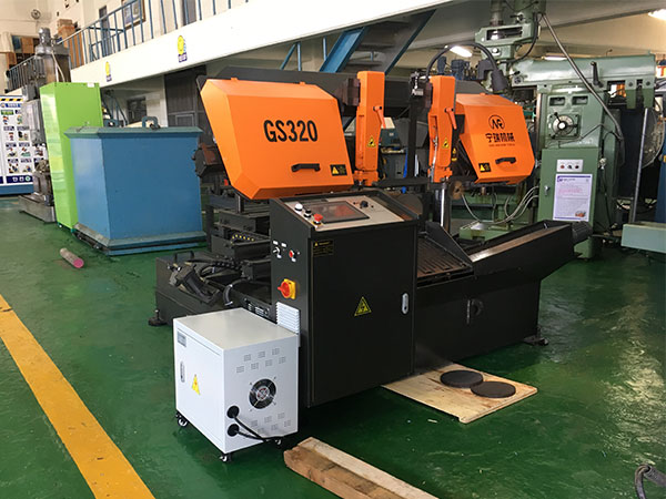 Полностью автоматическая ленточная пила GS320
