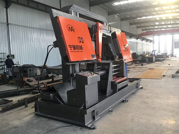 Двухстоечный ленточнопильный станок GZ4280