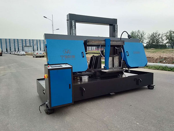 Полностью автоматическая ленточная пила GS600