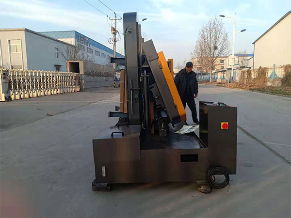 Ленточнопильный станок с двумя колоннами GZ4260