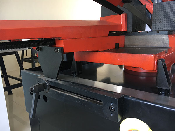 Ручная ленточная пила G5025