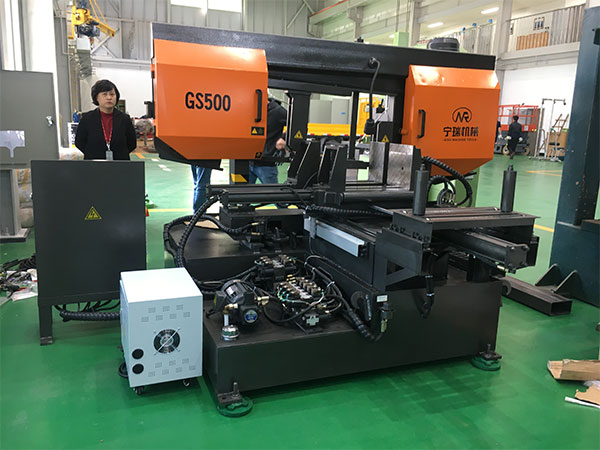 Полностью автоматический ленточнопильный станок GS500