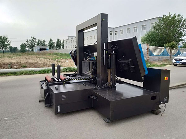 Полностью автоматическая ленточная пила GS600