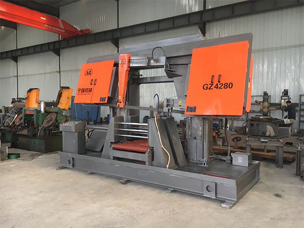 Двухстоечный ленточнопильный станок GZ4280