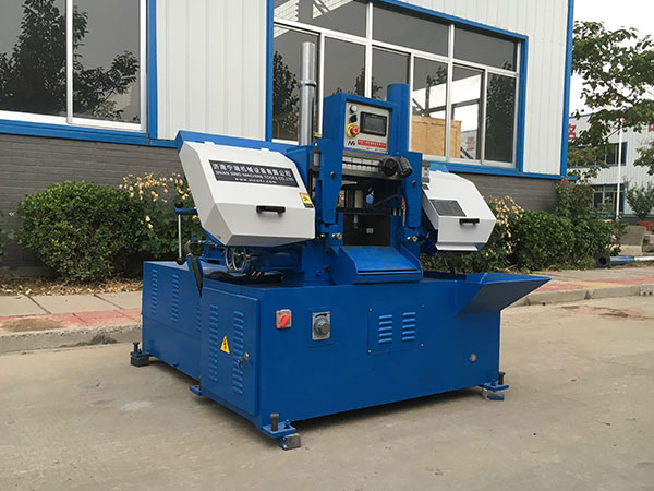 Полностью автоматическая ленточная пила GS260